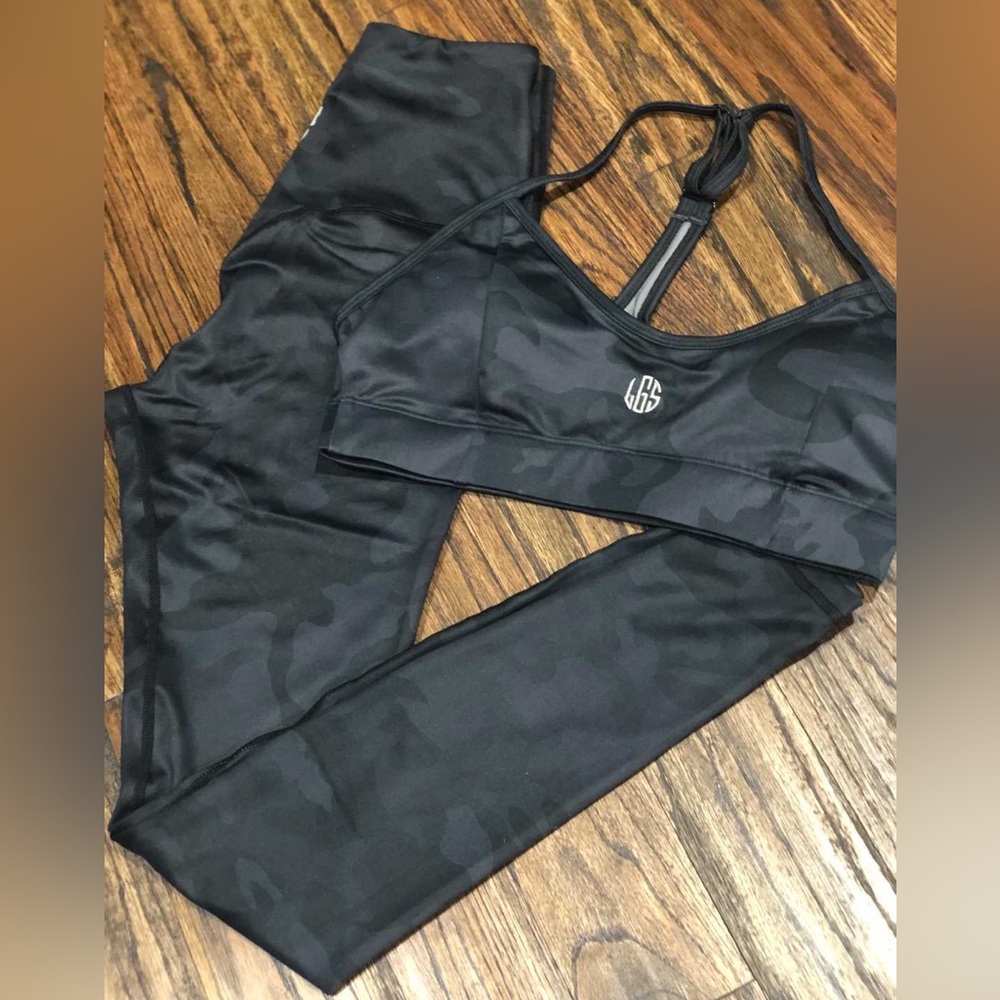 Black Camo Sports Bra & Leggings Set -new